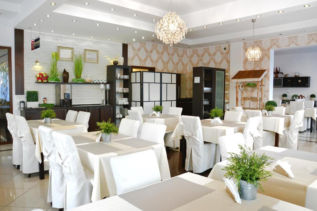 Delfin Acomodação com café da manhã Międzywodzie Exterior foto
